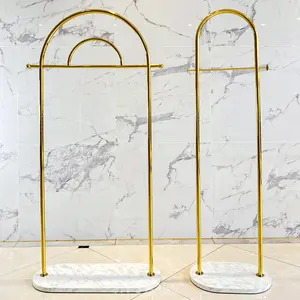 Popular well designed women clothing rack for boutique round shape clothes display stands clothing golden garment rack