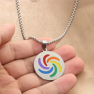 Collier pendentif rond en acier inoxydable Yunnique pour hommes, design géométrique, bijoux tendance, fabriqué à Dongguan 280643 - Product Image 3