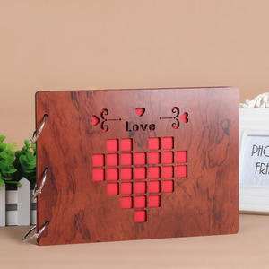 Álbum de Fotos de Madera Hecho a Mano de 19x27cm con Encuadernación con Alambre, Ecológico, de Alta Calidad, 60 Páginas, Diseño Tallado en Madera - Product Image 2