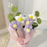Sac cadeau portable en forme de seau à fleurs artificielles en tricot mignon, bouquet exquis à tenir à la main, cadeau pour la fête des femmes, fête des enseignants