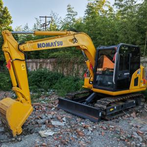 Komatsu PC70 7 Ton Crawler Excavator Used <b>Construction</b> Earthmoving Equipment with Bucket <b>Attachment</b> Core Engine Pump Included - Product Image 3
