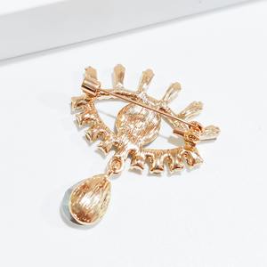 Pin Metálico Elegante con Ojo de Diablo y Diamante Azul, Pin de Estrás Exquisito para Mochila, Regalo para Mujer - Product Image 6