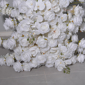 Arche de fleurs artificielles en gros, roses en soie blanches pures, pour décorations de mariage et de scène - Product Image 4