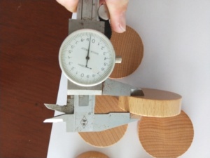 Disco de Madera Maciza de 53 mm para Shuffleboard, Estilo Playa - Product Image 2