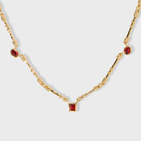 Collar de Cadena con Nudo, Inspirado en el Lujo, Éxito de Ventas, Latón con Baño de Oro de 18K y Detalles de Circonita Roja, Joyería para Mujer, Venta al por Mayor