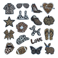 Patch brodé personnalisé en tissu pour fille, avec logo, sequins ronds faits à la main, cœur thermocollant en PVC, taille personnalisée pour vestes et chapeaux