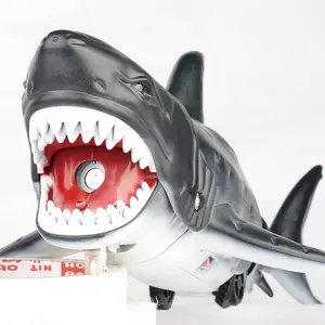 2024 Gadgetที่ไม่ซ้ํากันเทคโนโลยี 2.4G วิทยุจําลอง RC สัตว์พลาสติกไฟฟ้าสเปรย์ Shark ของเล่นสําหรับเด็ก