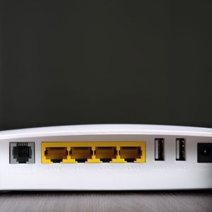 รองรับหลายรุ่น ZIKUN GPON ONU ZC-521 |   1GE+3FE + พอร์ต +WiFi +USB |   ดูอัลแบนด์ 2.4G&5G |   ราคาโรงงานโดยตรง |   เหมือนกัน - Product Image 6