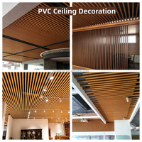 Composants de plafond en bois écologique moderne à rainures, panneaux de faux plafond, design décoratif de plafond en PVC pour salle de banquet