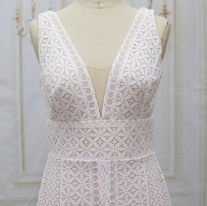 Vestido de Novia Moderno de Encaje <span class=keywords><strong>Chantilly</strong></span> Completo <span class=keywords><strong>con</strong></span> Diseño de Escote en V Profundo y Cola Capilla Larga hasta el Suelo - Product Image 2