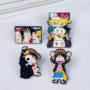 Broche <span class=keywords><strong>de</strong></span> Personaje <span class=keywords><strong>de</strong></span> Anime Japonés One Piece, Insignia Creativa <span class=keywords><strong>de</strong></span> Banda Pirata, Accesorio Versátil para Ropa - Product Image 3