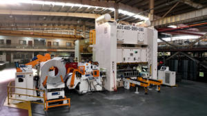 HAIWEI 3-in-1 ontrol-, richt- en toevoermachine voor perslijn plaatbewerking, 5T capaciteit, 15m/min toevoersnelheid - Product Image 4