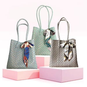 Bolsos de mujer Bolso de mano Premium para mujer Bolsos de mujer Material plástico reciclado respetuoso con el medio ambiente en tejido de Indonesia - Product Image 6