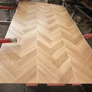 <span class=keywords><strong>Suelo</strong></span> <span class=keywords><strong>laminado</strong></span> HDF de tecnología alemana 8mm 10mm 12mm Parquet de espiga AC3 AC4 AC5 Hdf <span class=keywords><strong>Suelo</strong></span> de madera Producto de <span class=keywords><strong>suelo</strong></span> <span class=keywords><strong>laminado</strong></span> - Product Image 4