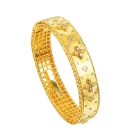Bracelet de style royal plaqué or de haute qualité avec boucle en forme de fleur à quatre feuilles, cadeau de mariage pour la mariée