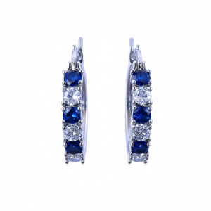 Orecchini a Cerchio E108 in Argento 925 con Zaffiro Taglio Brillante Rotondo, Montatura a Griffe, Classici da Donna per Uso Quotidiano - Product Image 1