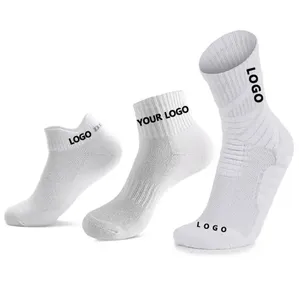 WUYANG fábrica de alta calidad tobillo hombres tripulación unisex deporte algodón logotipo personalizado calcetines hombres