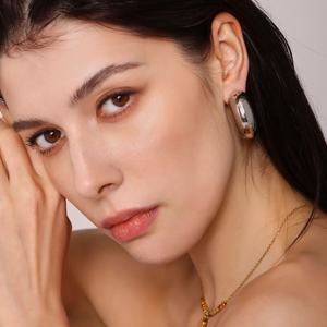 Pendientes de Aro en Forma de C de Acero Inoxidable con Dije de Bola, Chapados en Oro y Plata, Pendientes Gruesos de Moda para Mujeres y Niñas - Product Image 2