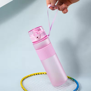 Bouteille d'eau sport en plastique givrée de 530 ml, anti-fuite, transparente, sans BPA, avec corde, pour jus, gym, fitness et voyage - Product Image 6