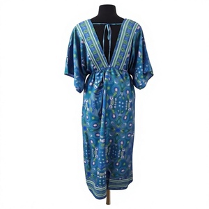 Robe longue en soie indienne pour femme, imprimé tie-dye, style Ibiza, idéale pour l'été et la plage - Mode féminine - Product Image 1