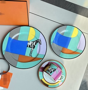 Service de vaisselle en porcelaine fine Royal Bone China, 4 pièces avec logo, cadeaux d'affaires, service de dîner - Product Image 2