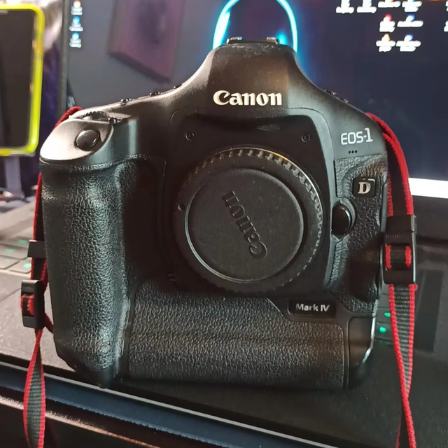 EOS-1D Mark IV DSLR Camera with APS-H CMOS Sensor 16.1MP Full HD Video SD Card Storage 2"-3" Screen Lithium Battery