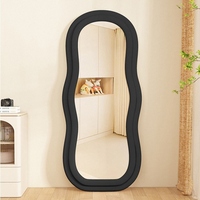 Miroir de toilette moderne ondulé en flanelle douce, pleine longueur, support en acier, anti-explosion, fait à la main, décoration intérieure