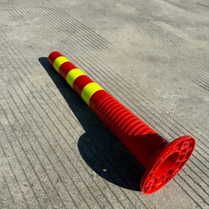 أعمدة تحذيرية من مادة TPU المصبوبة بالحقن بطول 75 سم ووزن 700 جرام، الأكثر مبيعًا، متوفرة بتصميم حسب الطلب للطرق الحضرية - Product Image 2