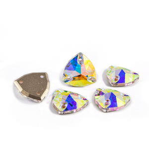 OLeeya Venta al por mayor de fábrica: Pedrería K9 de coser, Cuentas de cristal AB triangulares gruesas, Pedrería Strass sin fijación en caliente para leotardos y vestidos - Product Image 4