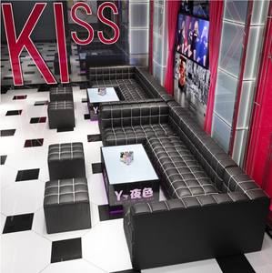 أثاث بار من الجلد الأسود، أثاث بار ويلسون وفيشر للفناء، مقاعد مطعم على شكل حرف U - Product Image 2