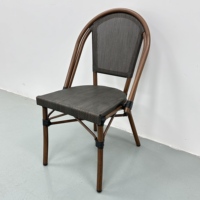 Ensemble table et chaises de bistrot en alliage d'aluminium au design moderne pour l'extérieur, le restaurant, le café, le jardin et le bar français.