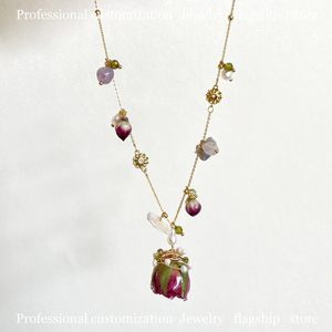 Collier pendentif fleur en résine, chaîne en or rose, bijoux de fête pour femmes, accessoire de mode - Product Image 2