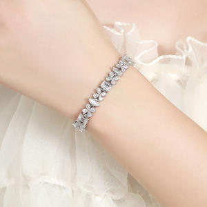 Lujo Esmeralda corte 1CT VVS1 GRA Moissanite trébol <span class=keywords><strong>de</strong></span> cuatro <span class=keywords><strong>hojas</strong></span> flor tenis cadena pulseras 925 joyería <span class=keywords><strong>de</strong></span> plata esterlina para regalo - Product Image 5