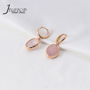 Venta al por mayor de joyería de moda de lujo de oro de 18 quilates para mujer en forma de gota Natural de cuarzo rosa pendientes colgantes de aro de Piedra Rosa - Product Image 3
