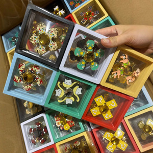 In magazzino produttore Anti Stress materiale In metallo giocattolo a mano abbagliante punta del dito giroscopio In metallo Fidget Spinner per <span class=keywords><strong>adulti</strong></span> con scatola - Product Image 1