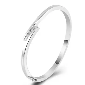 Wholesale Price Ins Personality Simple Bracelet 18K Solid White Gold D Color Moissanite Bangle Female Jewelry Certified GRA Gift