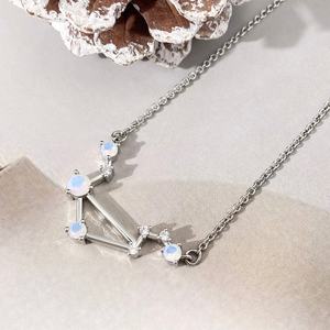 Colliers pour femmes en gros, pendentif personnalisé plaqué or avec signe du zodiaque en opale, idéal pour un cadeau - Product Image 6