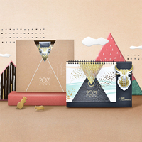 Calendrier de bureau magnétique 3D en forme d'avion avec design multicouche pour usage alimentaire, attachable aux surfaces métalliques, fonctionnel et décoratif