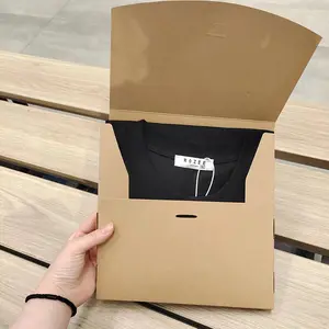 صندوق تغليف على شكل تي شيرت مخصص من ورق كرافت مقاس كبير للملابس مع أكمام مخصصة للعلامات التجارية