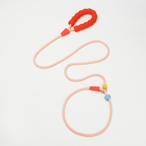 Laisse pour chien, laisse d'entraînement de qualité professionnelle, mousse en forme de nuage, couleurs contrastées stimulant la dopamine, vente en gros de laisses pour chiots. - Product Image 1