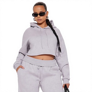 Sweat à capuche oversize pour femme, coton de haute qualité, tissu French Terry respirant, coupe courte, broderie de logo personnalisée par Twin City - Product Image 1