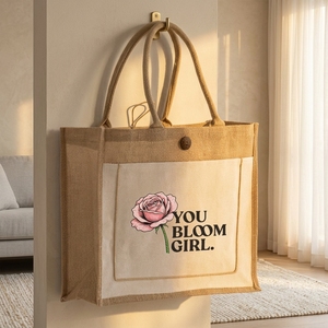 Sac fourre-tout <span class=keywords><strong>en</strong></span> <span class=keywords><strong>toile</strong></span> de jute imprimé écologique avec poche avant et bouton <span class=keywords><strong>en</strong></span> noix de <span class=keywords><strong>coco</strong></span>, idéal pour cadeau ou shopping - Product Image 1