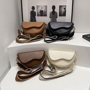 I-0575 Bolsos de Moda de Fábrica con Correa Ancha Individual, Bolsos de Mensajero de Lujo en 4 Colores, Bolsos de Hombro con Cierre de Cremallera, Forro de Poliéster PU 6 - Product Image 1