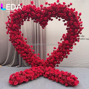 Arche de fleurs artificielles en soie de haute qualité LEDA, faite à la main, pour la décoration d'événements de mariage avec un design en forme de cœur - Product Image 2