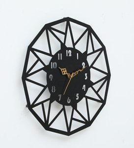 Horloge murale design en métal haut de gamme avec technologie à quartz silencieuse de style Parfait pour une pièce de déclaration dans les maisons, les bureaux ou les restaurants - Product Image 2