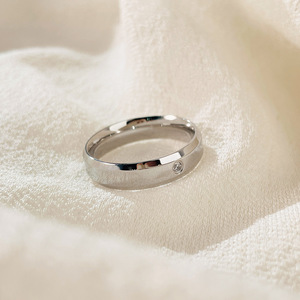 Anelli per Coppie in Acciaio Inossidabile con Micro Pavé di Zirconi, Set di Anelli Minimalisti in Titanio con Pietra Singola, Fedi Abbinabili per Lui e Lei - Product Image 2