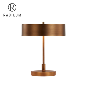 Lampe de table en laiton, style industriel moderne et luxueux, pour bureau ou chevet, abat-jour en métal, LED E27, vente en gros d'usine, lampe de table transfrontalière Zain - Product Image 1
