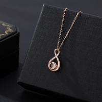 Collier superposé hypoallergénique en acier inoxydable à 3 niveaux avec pendentif cœur, chaîne à maillons tendance pour les fêtes