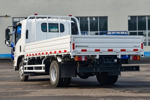 Camión Isuzu ELF KV100 4x2 de Cabina King y Plataforma Plana, Tecnología Japonesa Duradera, para Transporte de Materiales de Construcción - Product Image 4