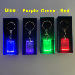 Llavero de Cristal Grabado al por Mayor con Luz y Logo Personalizado a Láser, Mini Linterna LED en Blanco, Regalo Promocional Económico - Product Image 5
